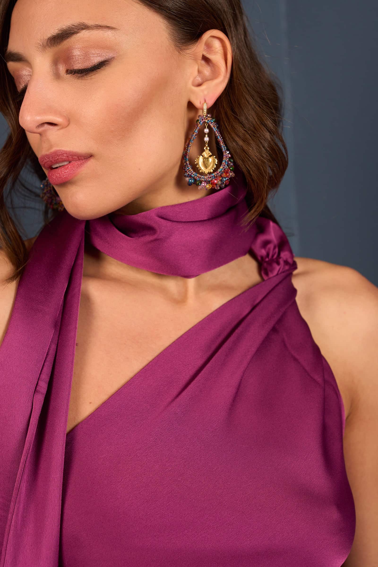 Alternative view of Abito magenta lungo con scialle integrato e versatile
