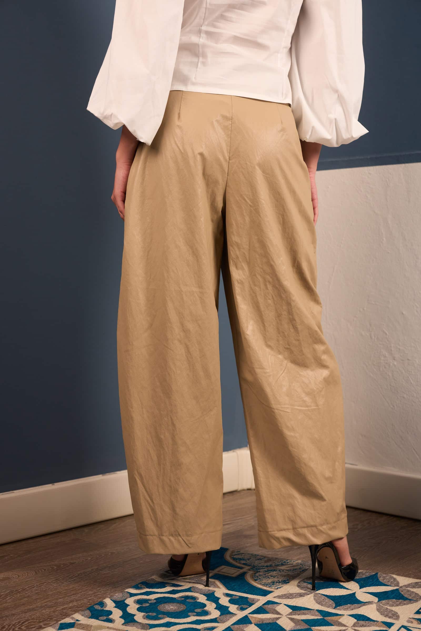 Alternative view of Pantalone Beige in Ecopelle