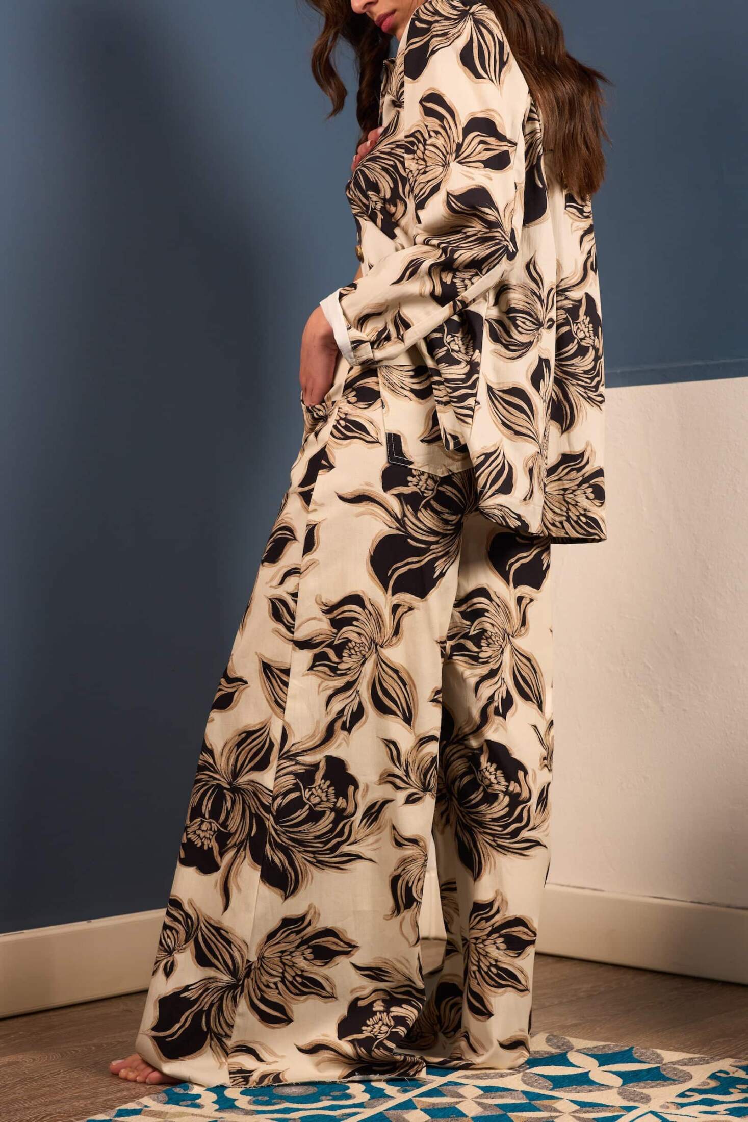 Alternative view of Pantalone Fantasia fiori Beige - Nero
