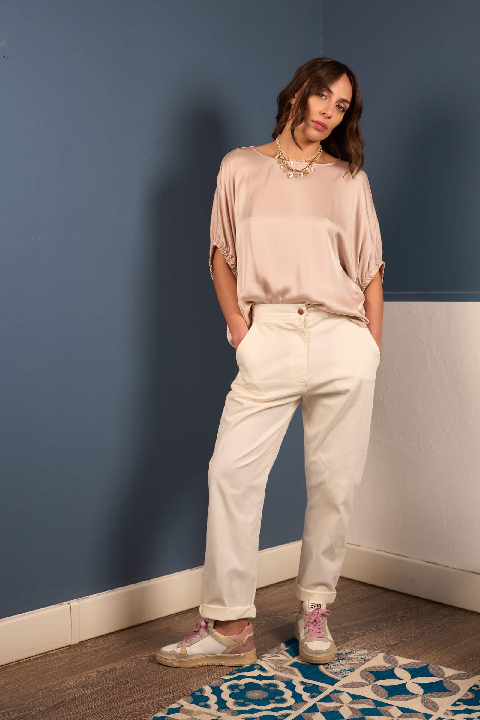 Pantalone panna con risvolto